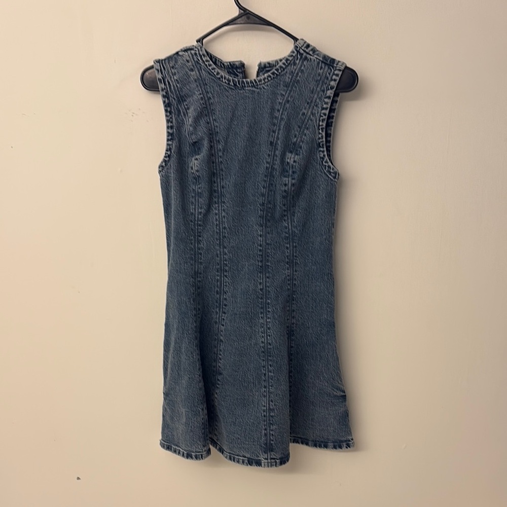 Abercrombie & Fitch Gray Pleated Sheath Dress